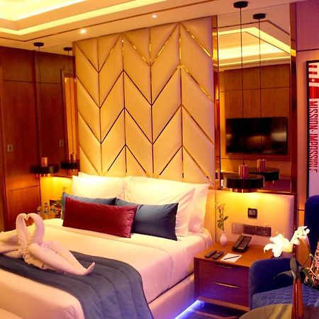 Planet Hollywood Thane Esterno foto