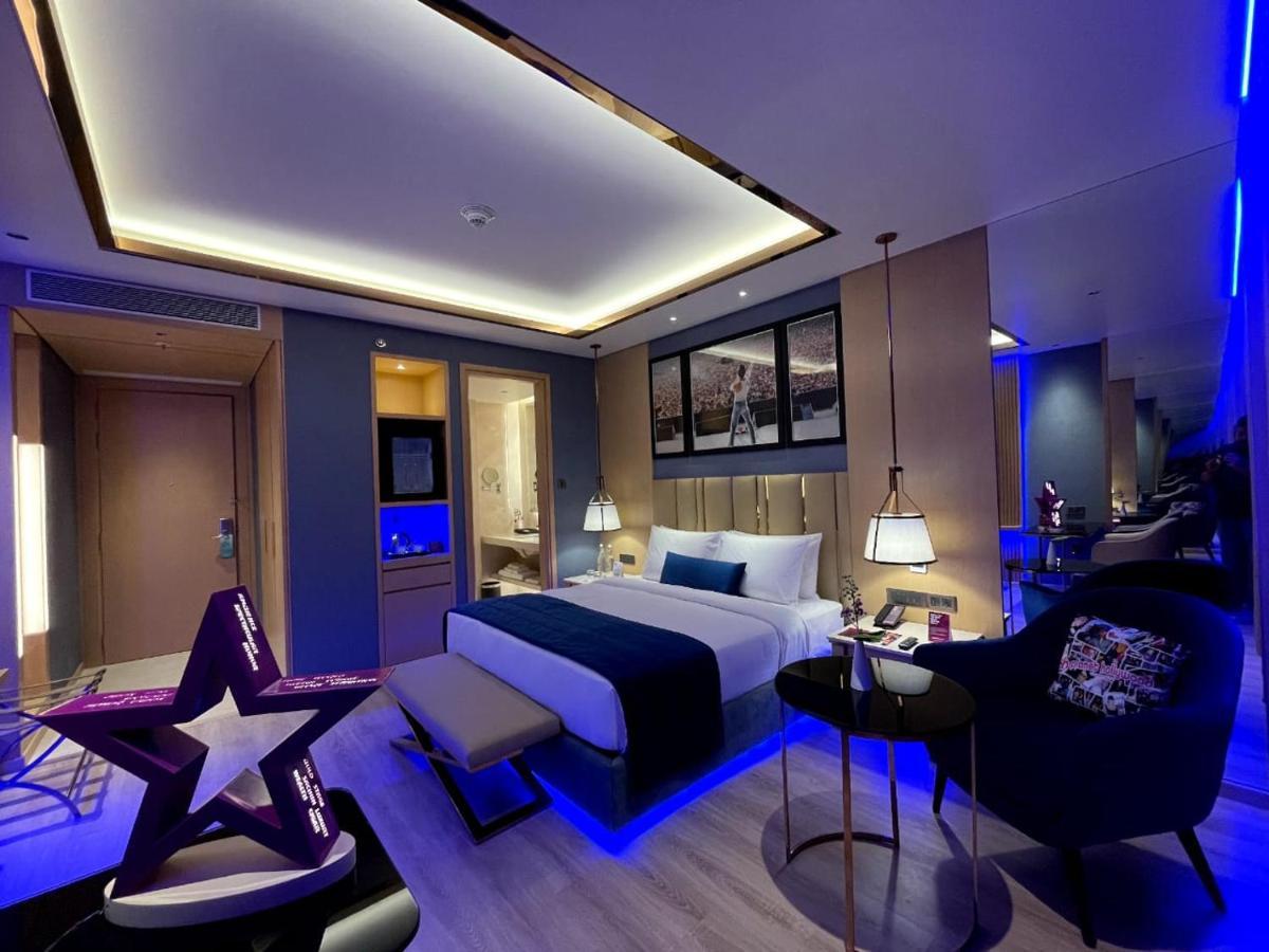 Planet Hollywood Thane Esterno foto