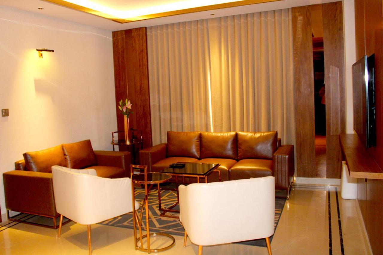 Planet Hollywood Thane Esterno foto